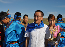 南仁東參觀日像儀