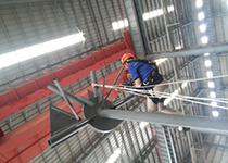 南仁東操作小飛人到達施工節點體驗技術過程